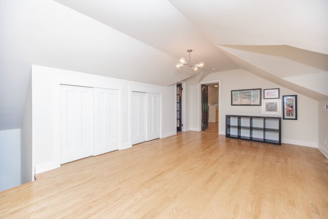 Building Photo - 415 Ridgeland Ave
