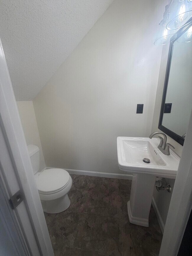 Building Photo - 1755 Polaris Dr