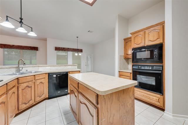 Building Photo - 2760 Beacon Hill Dr