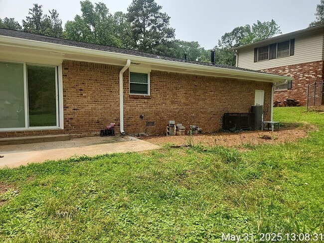 Building Photo - 2348 Clifton Springs Manor