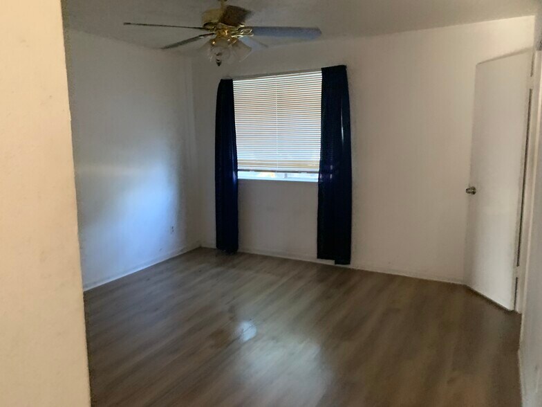 Bedroom - 15536 Weldon Dr