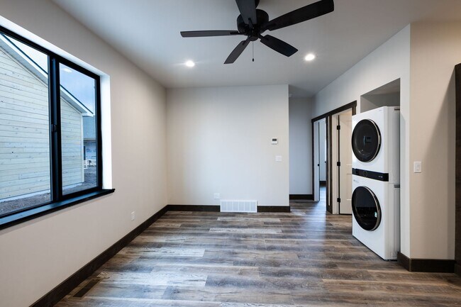 Building Photo - BRAND NEW 2 Bed/1 Bath ADU Home with Garage & Private Yard in Sugar City - Utilities Included!