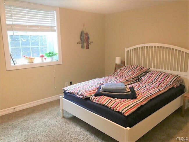 Building Photo - 5065 Yellow Wood Pkwy