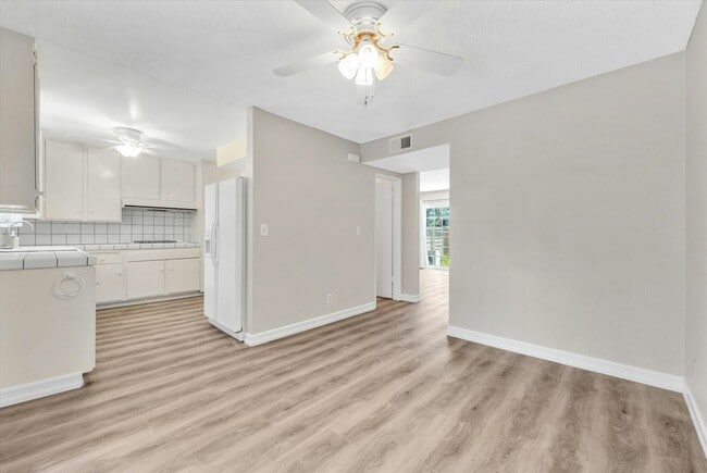 Building Photo - 4984 Argyle Dr
