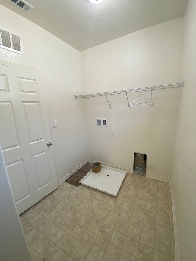 Building Photo - GORGEOUS HOME IN EASTVALE CORONA
