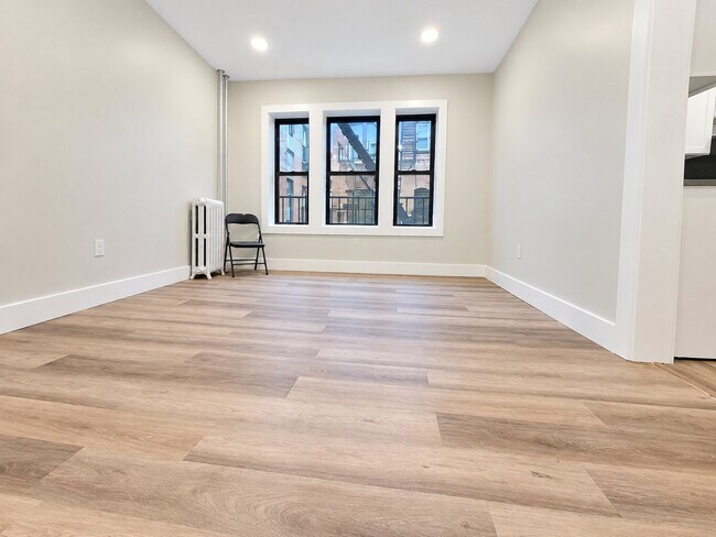 Building Photo - 158 Bergen Ave