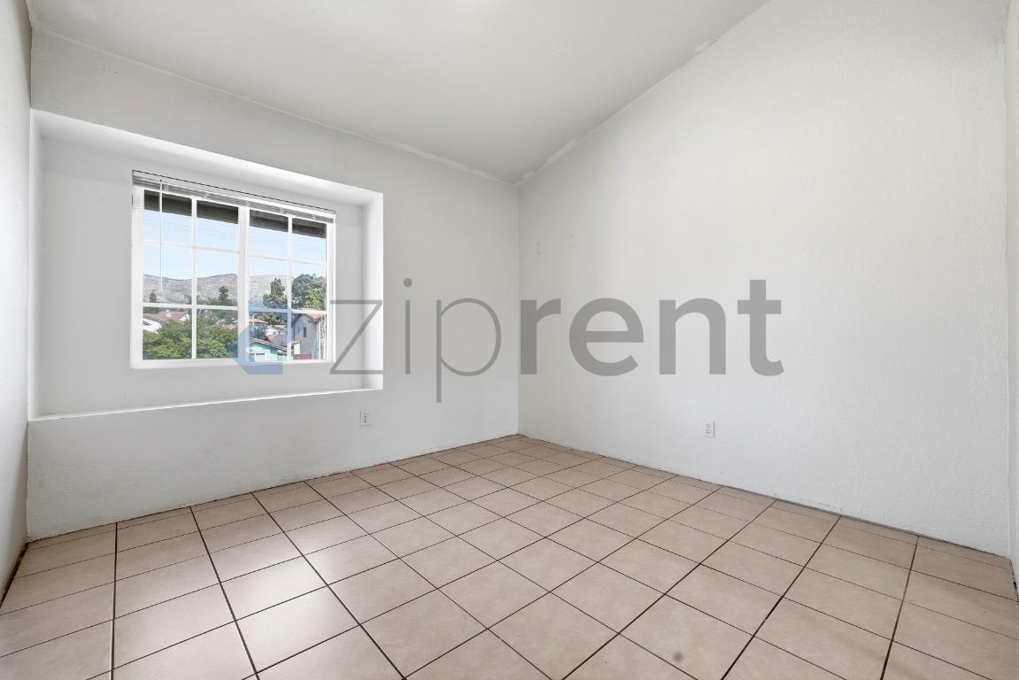 Building Photo - Unit