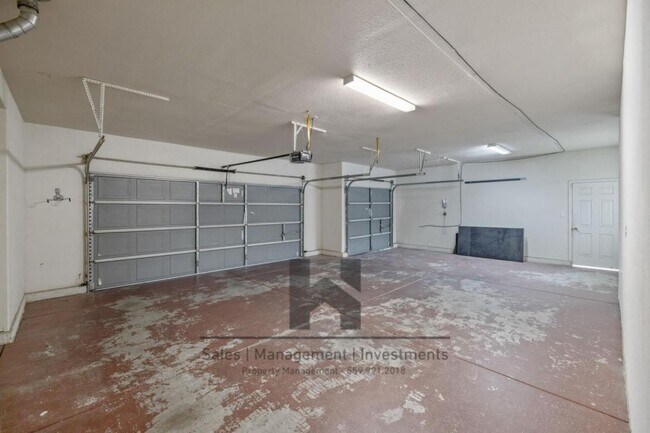 Building Photo - 3169 Brickfield Ave