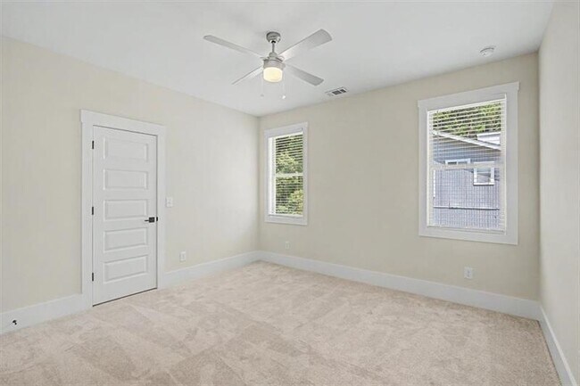 Building Photo - 133 W Putnam Ferry Rd