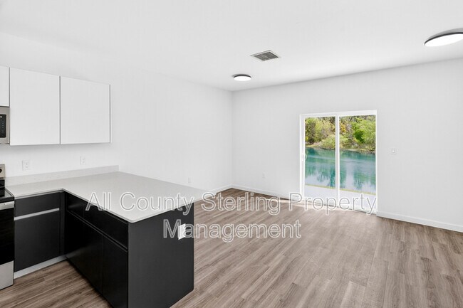 Building Photo - 1611 NW 29 Rd