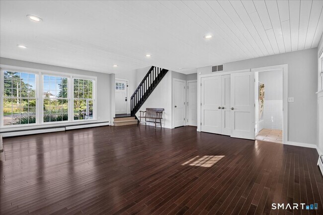 Building Photo - 24 Thimble Farms Rd