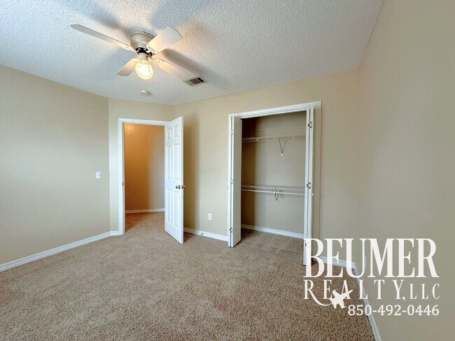 Building Photo - 3bd/2ba Home in Prime Location: Near Base, Close to Beaches!