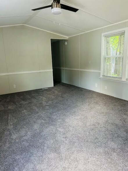 Building Photo - 46 Hosner Dr
