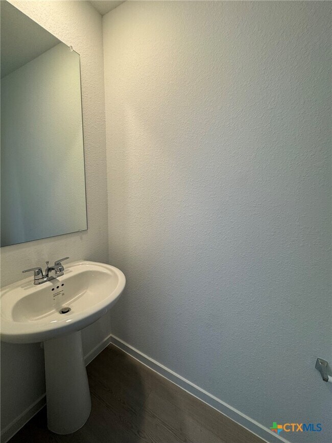 Building Photo - 205 Trinity River Holw