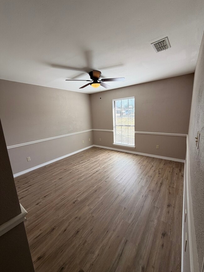 Building Photo - 111 Crestview St