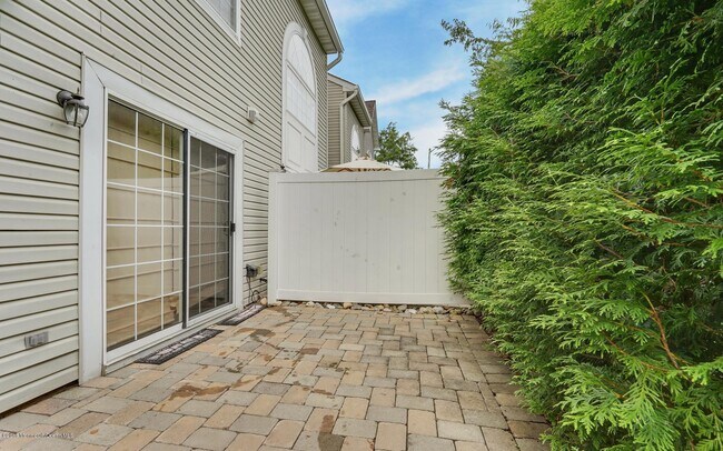 Building Photo - 51 Richmond Ct
