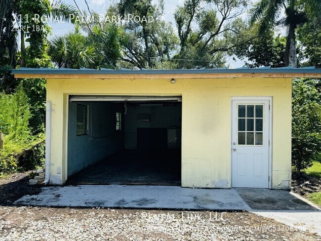 Building Photo - 311 Royal Palm Park Rd