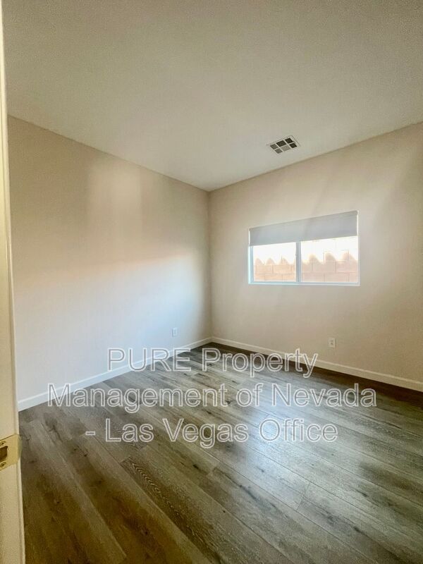 Building Photo - 102 La Padania Ave