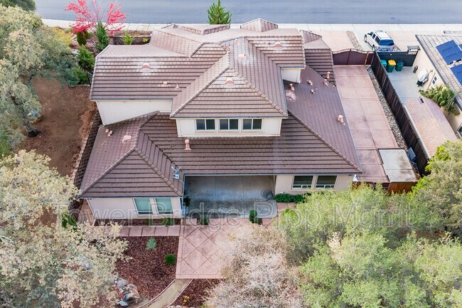 Building Photo - 3766 Mira Loma Dr