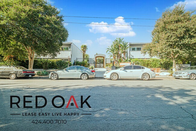 Building Photo - 4433 Colbath Ave