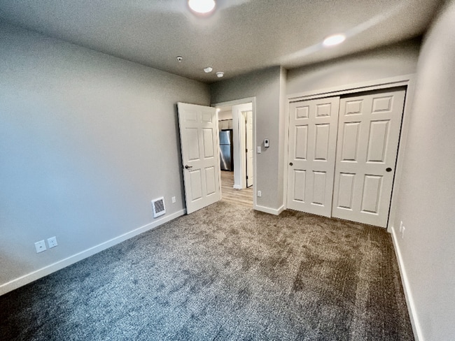 Building Photo - 2330 Yakima Ct