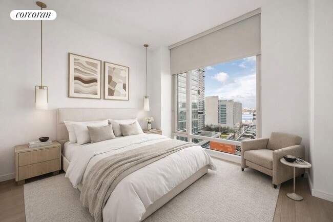 Building Photo - 555 W 43rd St