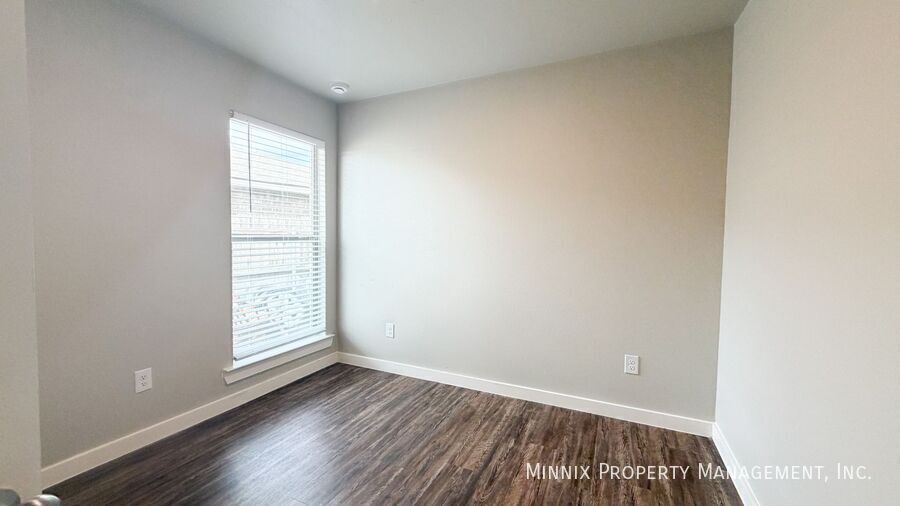 Building Photo - 2133 Kokomo Ave