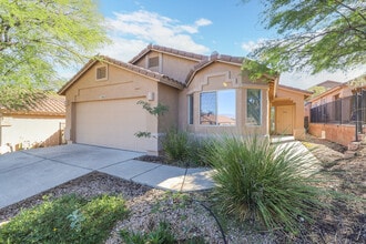 Building Photo - 10886 S Arrowhead Spring Dr