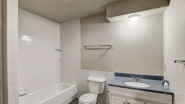 Building Photo - 7507 Knight Lake Dr