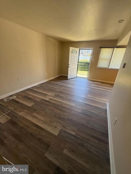 Building Photo - 1334 E Upsal St