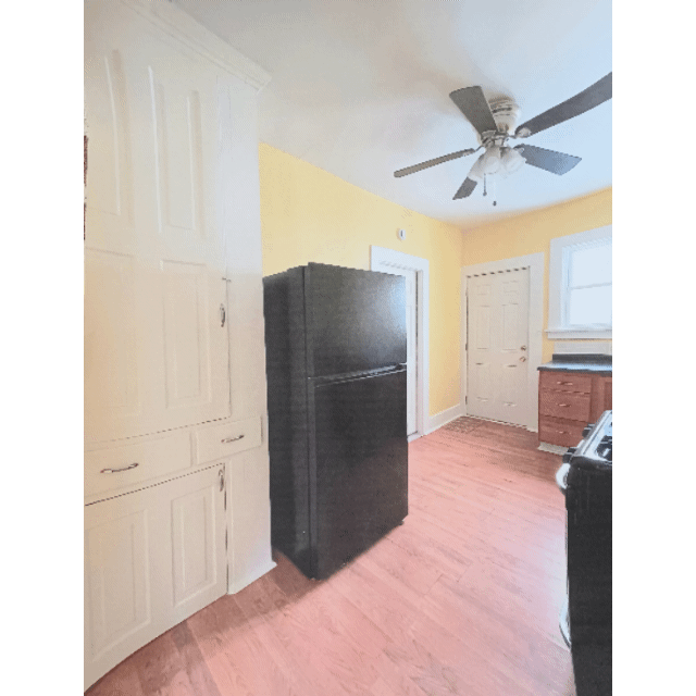 Building Photo - 609 Rumely St