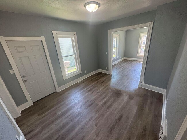 Building Photo - Remodeled 3-Bedroom Home – Move-In Ready - Updated pics coming soon!