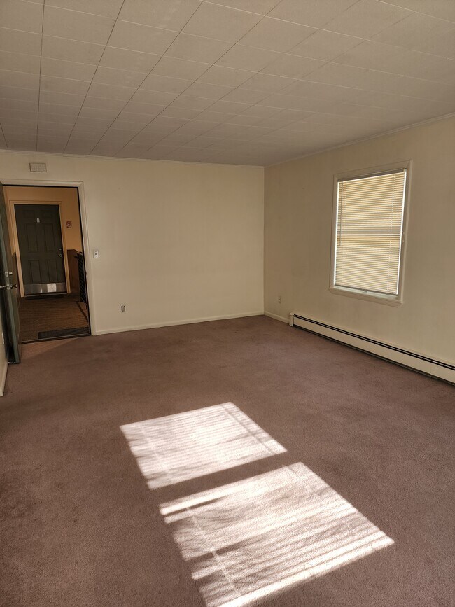 livingroom - 220 W Frank St