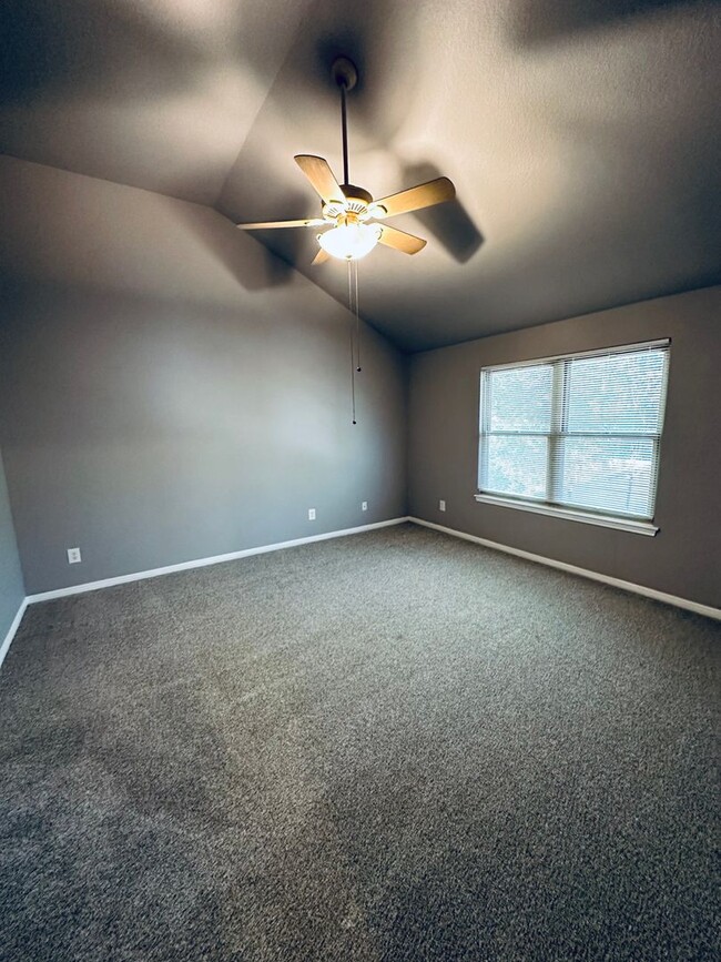 Building Photo - Cimarron Trails