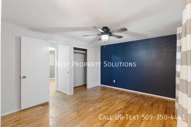 Building Photo - 603 N Crestview Dr