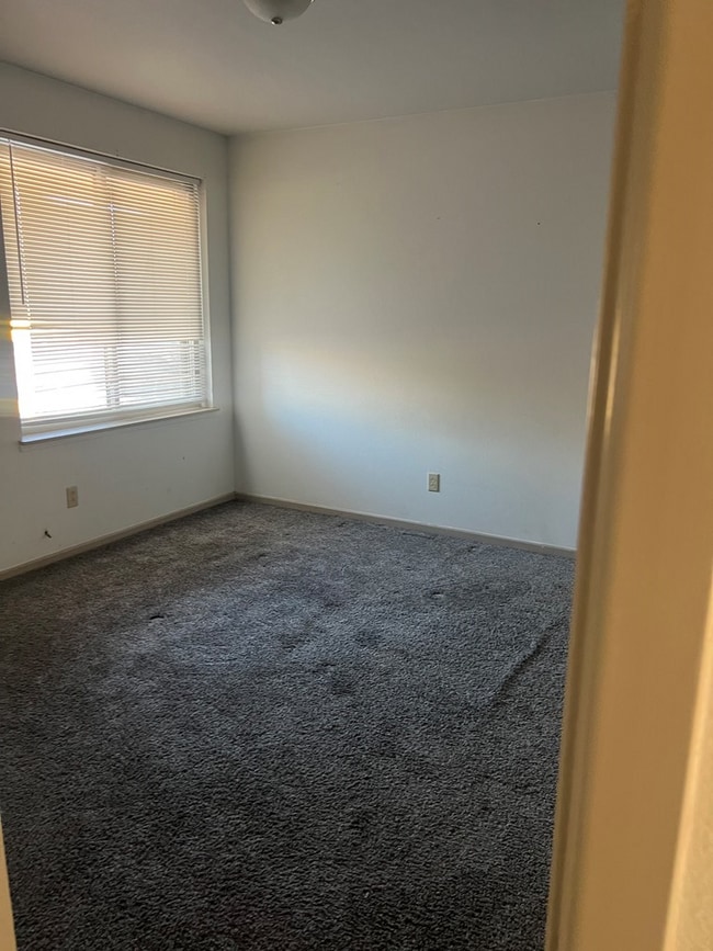 Building Photo - 206 S Byrd St