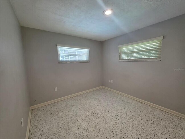 Building Photo - 25601 Laylaine Dr