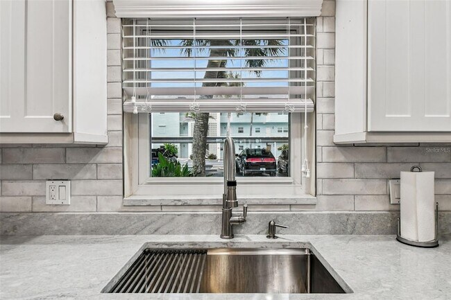 Building Photo - 8 Glencoe Pl