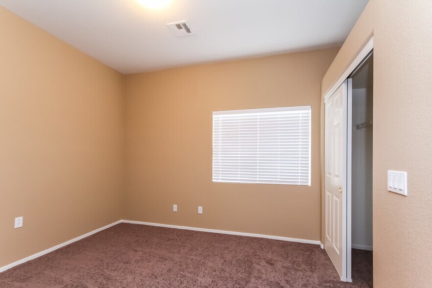 Building Photo - 5136 Marsh Butte St