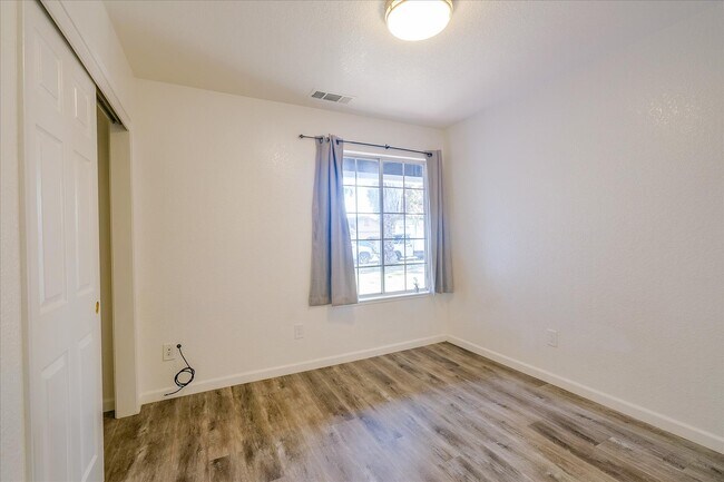 Building Photo - 5337 Saint Barts Ct