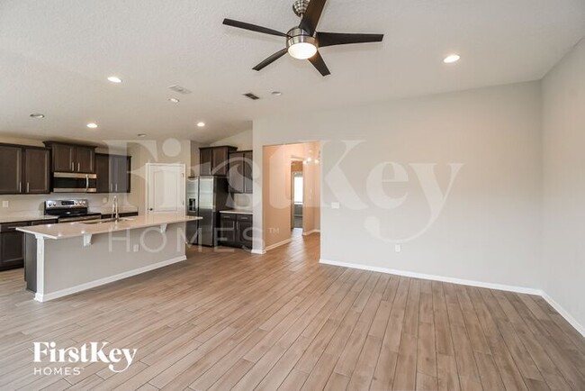 Building Photo - 8041 Arctic Fox Rd