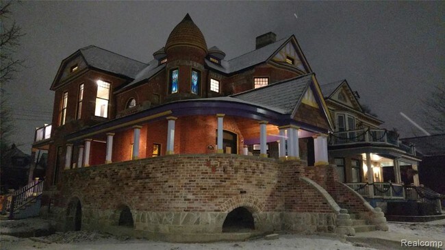 Building Photo - 4305 Trumbull Ave