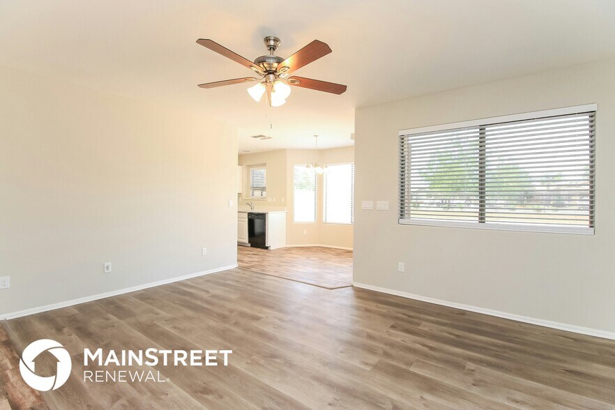 Building Photo - 1320 E Julie Ave