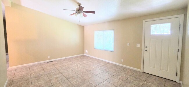 Building Photo - 4bed 2bath 3 car garage and Rv Boat Parking- Gorgeous Single Story House
