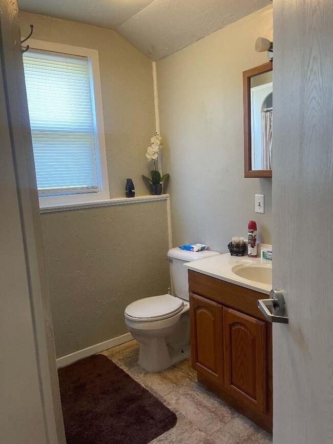 Building Photo - 114 E Liberty St