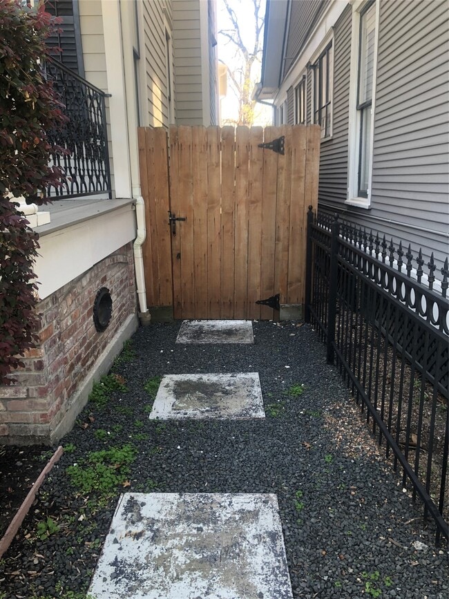 Building Photo - 1131 Oxford St