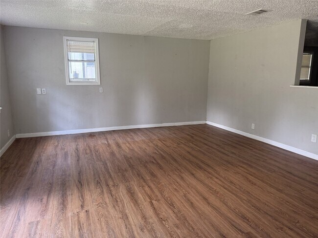 Building Photo - 9084 Peggy Dr