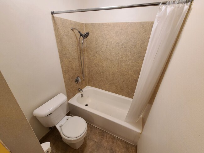 Building Photo - 4732 Cougar Ct SE