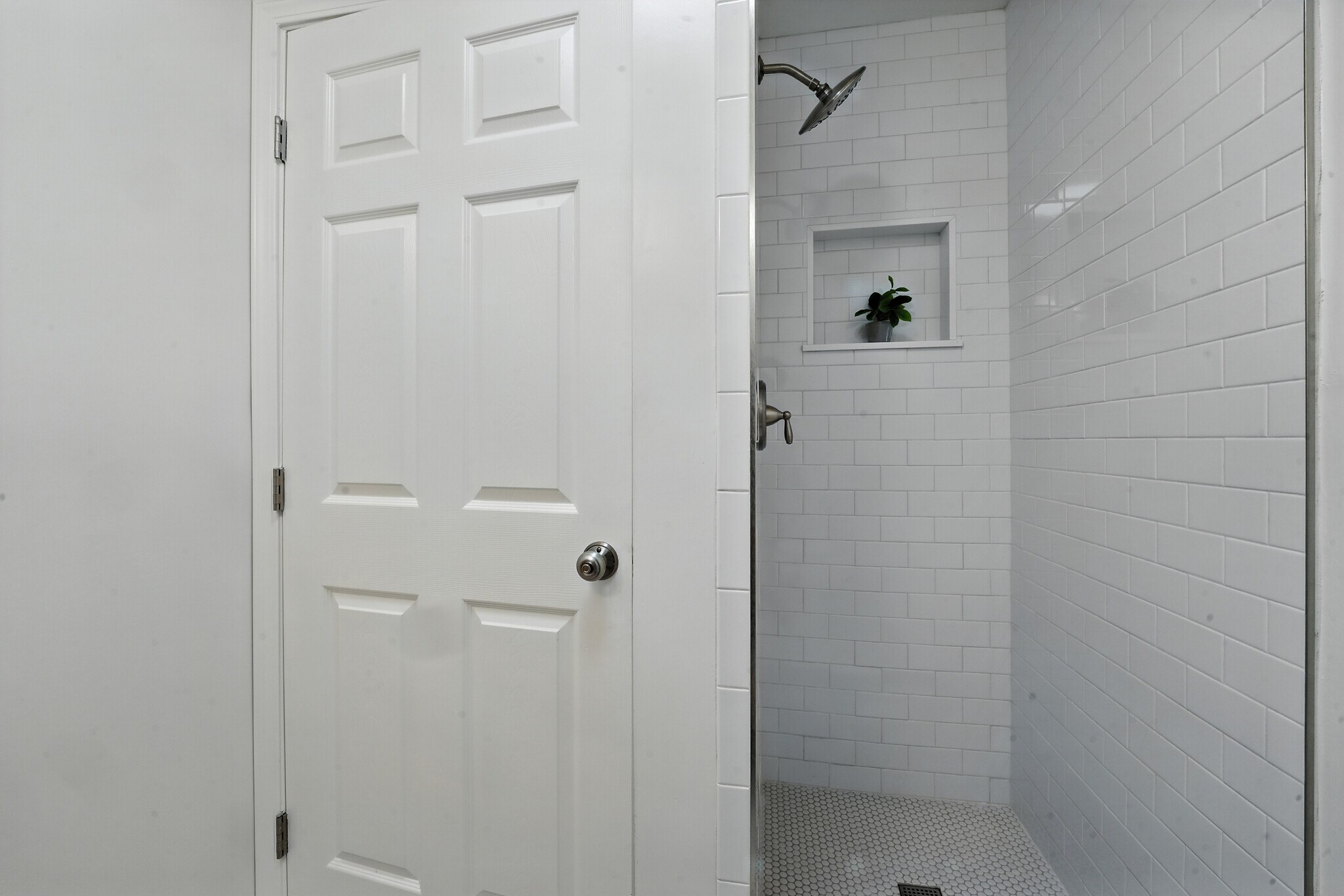 Building Photo - 5841 Arroyo Dr