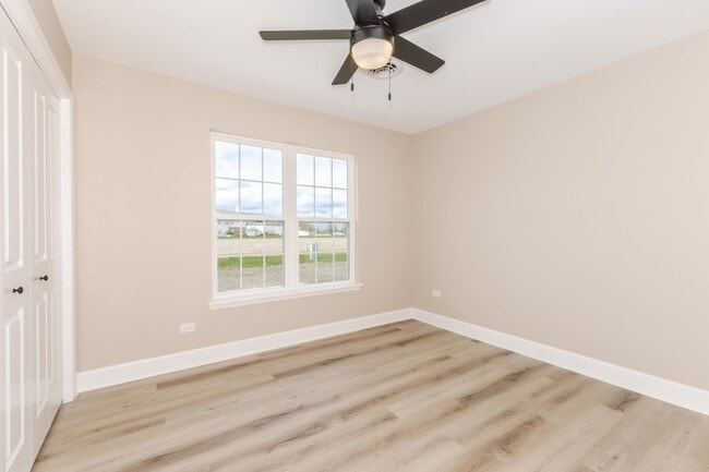 Building Photo - 516 Carriage Ct